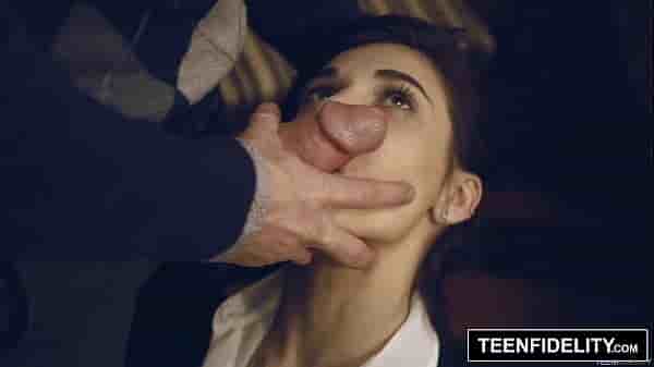 افلام سكس اجنبي فيها الاستاذ ينيك طالبة جوا مكتبه مقابل تحسين درجاتها